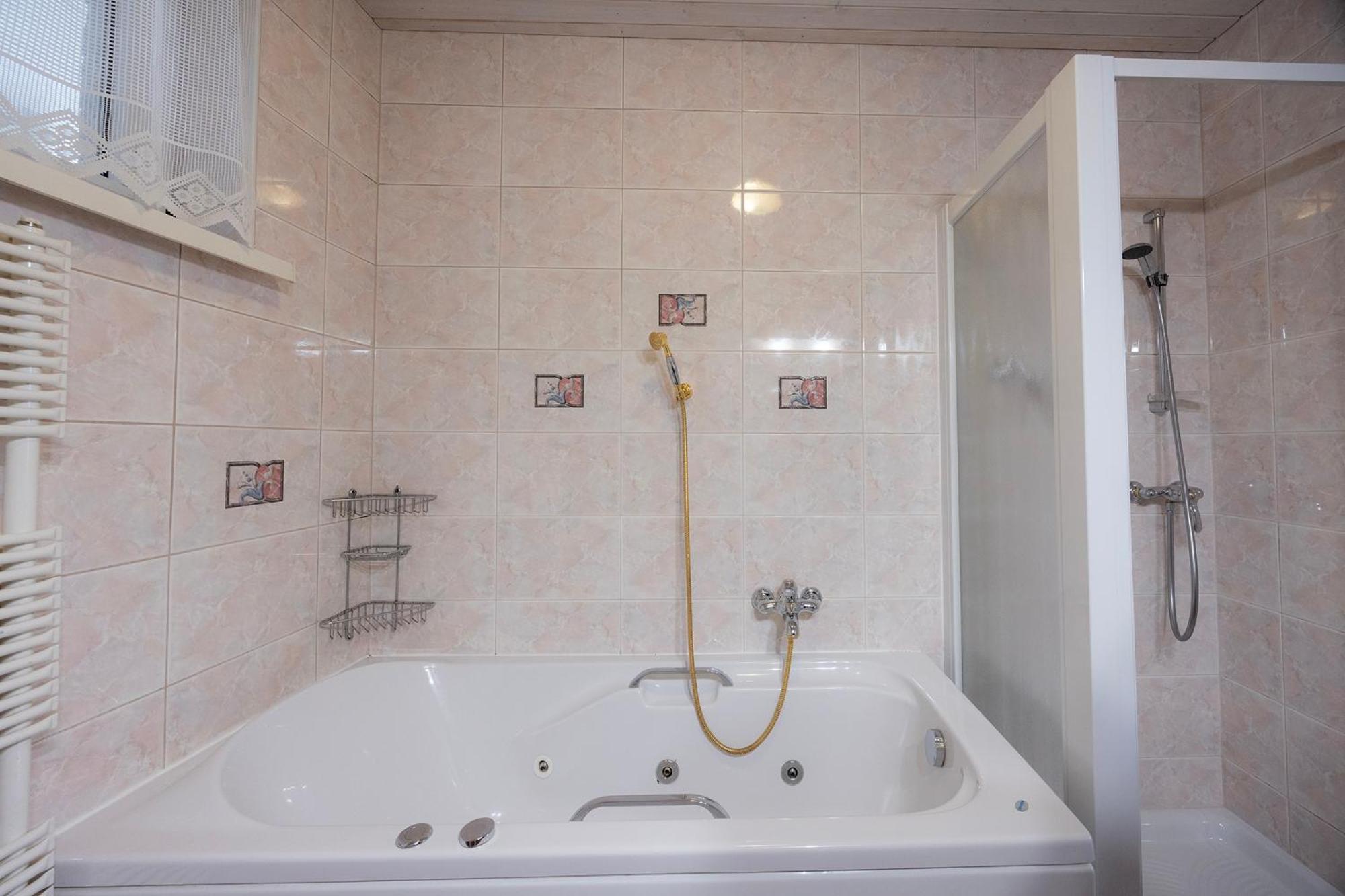 Papas Apartment Lesce  Εξωτερικό φωτογραφία