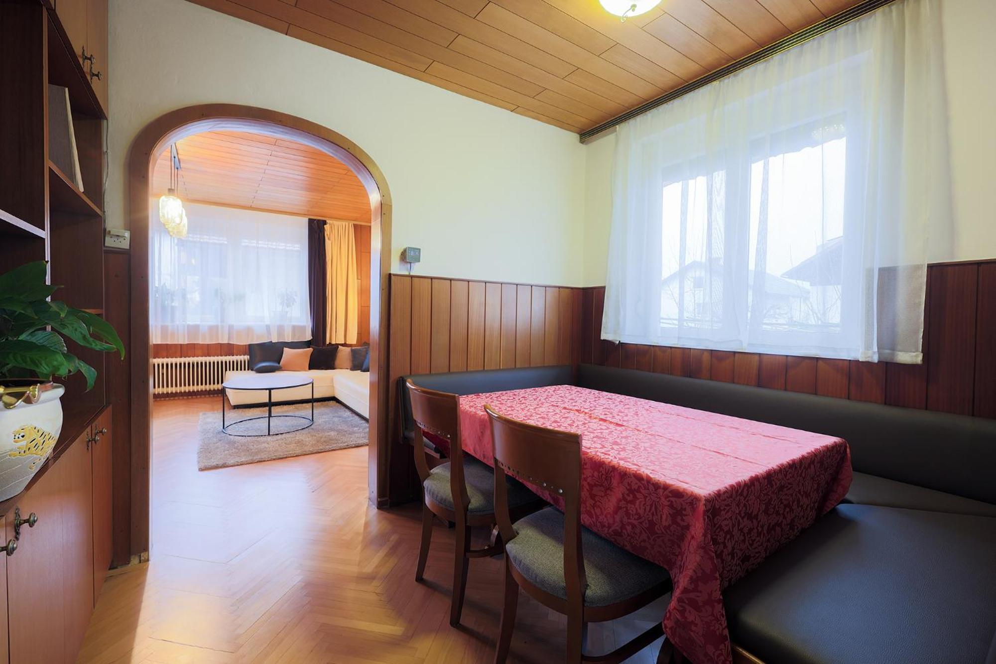 Papas Apartment Lesce  Εξωτερικό φωτογραφία